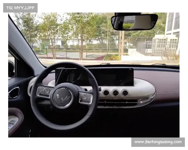 五菱缤果S内饰首次曝光,美学设计在线,还有中控大屏和大空间